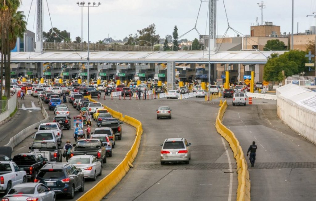 Morena propone casetas gratis en todo México