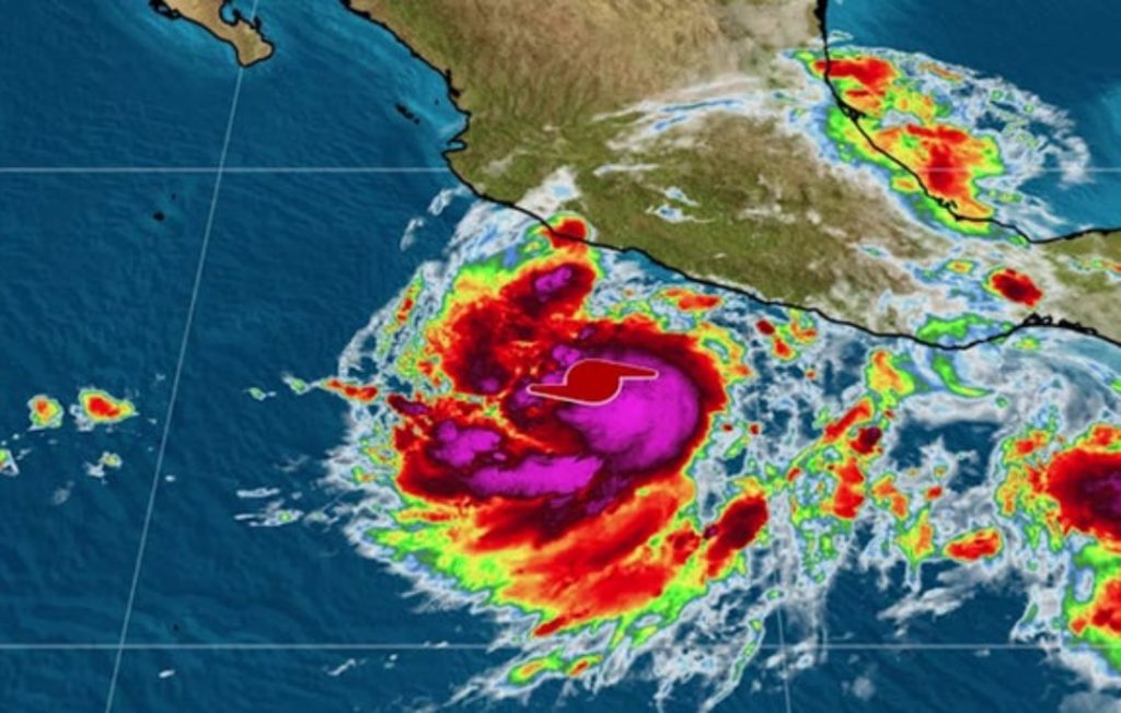 Paso del huracán “Blas” por Guerrero deja dos personas sin vida
